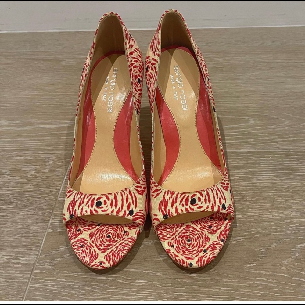Beautiful Sergio Rossi Open toe pumps. Size 36.5